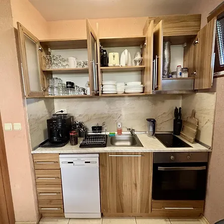 - Uzundzha Semesterbostad